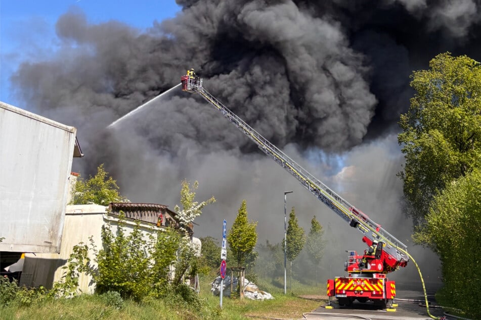 Großbrand im Norden: 200 Rettungskräfte im Einsatz