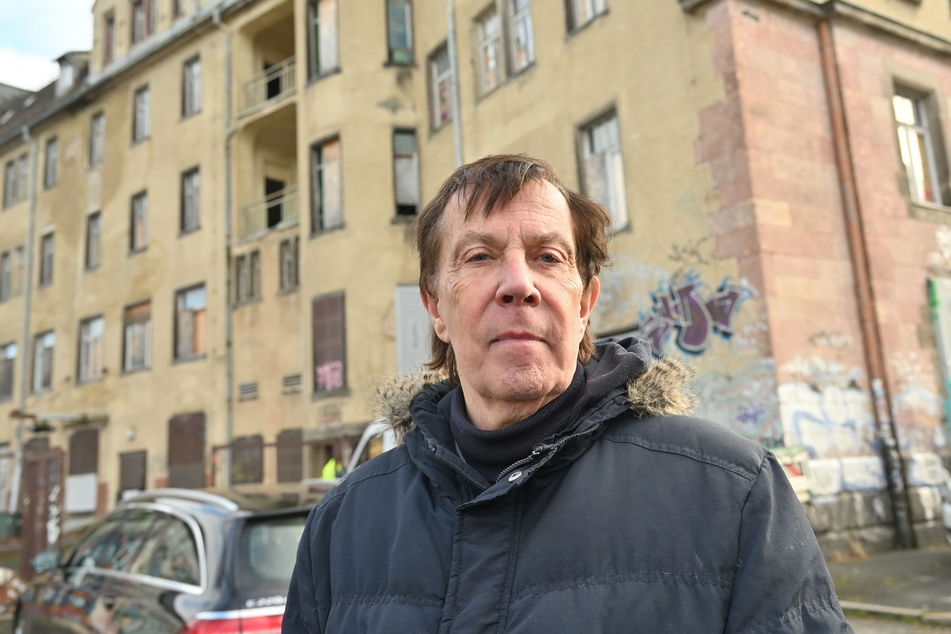 Investor Dietmar Jung (73) beklagt sich über ständige Einbrüche und Vandalismus in leerstehenden Gebäuden.