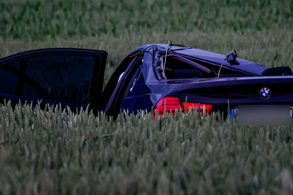 Unfall-Drama in der Wetterau: BMW-Fahrer (21) schwer verletzt, für Beifahrerin (†20) kommt jede Hilfe zu spät