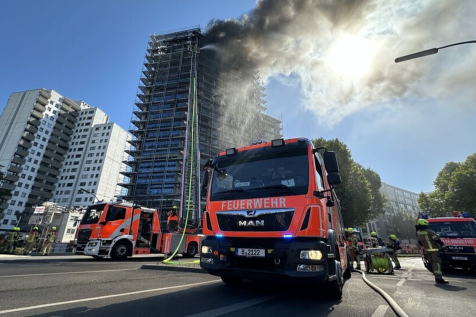 Die Feuerwehr war mit einem Großaufgebot vor Ort.