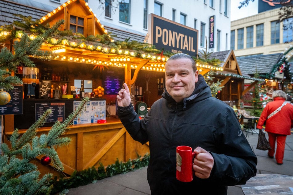 Das Ponytail hat zwar dicht gemacht, auf dem Weihnachtsmarkt betreibt Lars Höppe (45) aber eine kleine Hütte.