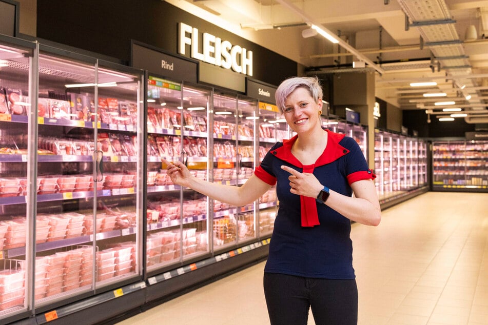 Anja Makowitz (37) ist als Warenbereichsleiterin für die Bäckerei und die Fleischabteilung verantwortlich.