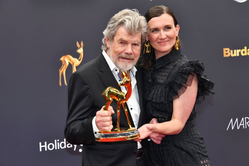 Reinhold Messner (80) mit Ehefrau Diane (45) beim Bambi 2024.