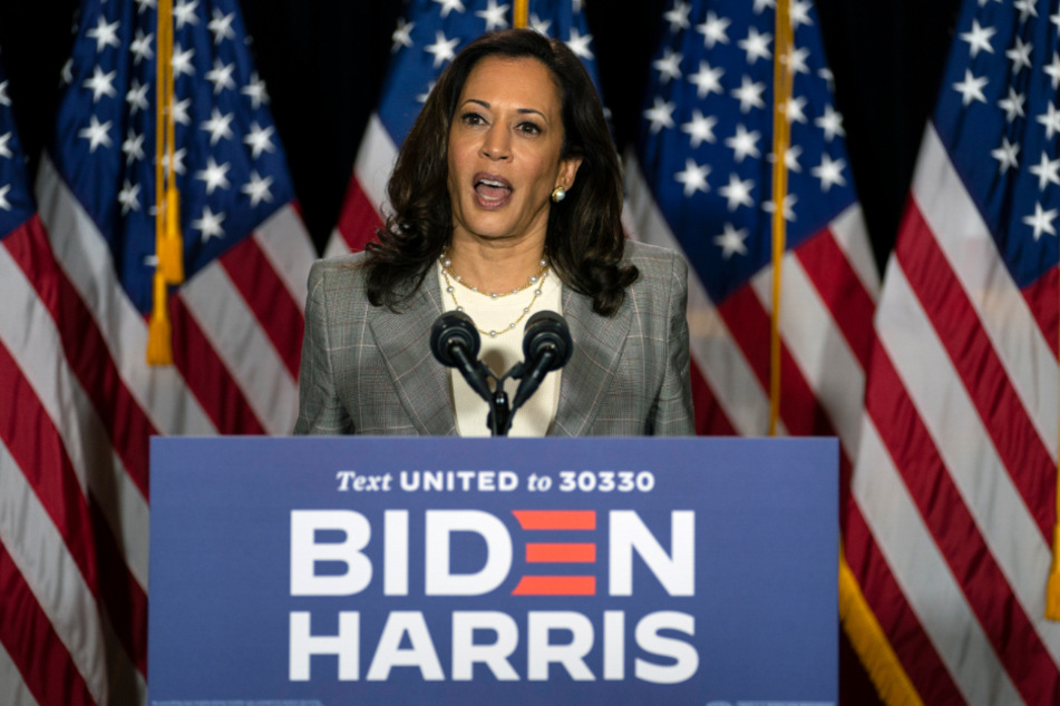 Kamala Harris, demokratische Senatorin von Kalifornien und Vize-Präsidentschaftsbewerberin der Demokraten, redet auf einer Pressekonferenz in Wilmington, North Carolina.