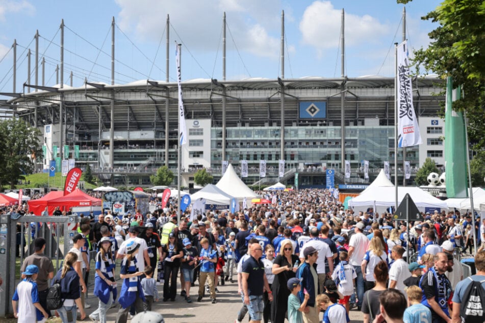 Am Samstag werden wieder zahlreiche HSV-Fans zum Volksparkfestival erwartet. Besucher dürfen sich auf ein buntes Programm freuen. (Archivfoto)
