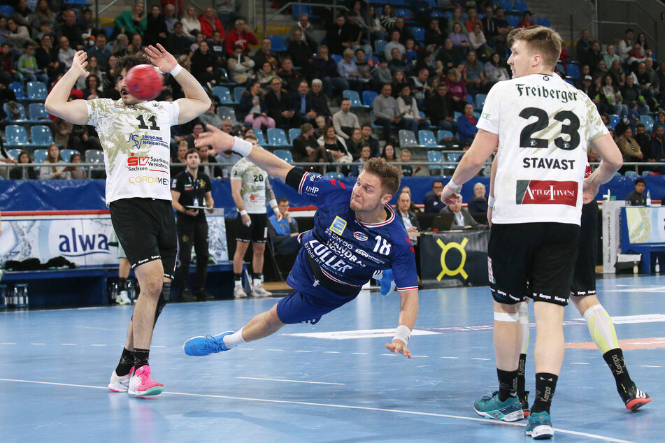 Die Handballer des HC Elbflorenz um Ivar Stavast (r.) hatten gegen die SG BBM Bietigheim letztendlich das Nachsehen.