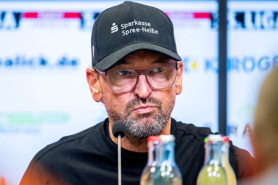 Cottbus-Trainer Pele Wollitz (60) zeigte sich nach der nächsten Nullnummer überaus selbstkritisch. (Archivfoto)
