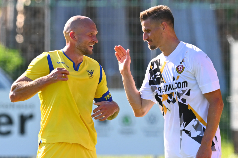 Vor einem Jahr trafen sich Toni Leistner (32, l.) und Stefan Kutschke (34) beim Test zwischen St. Truiden und Dynamo wieder.
