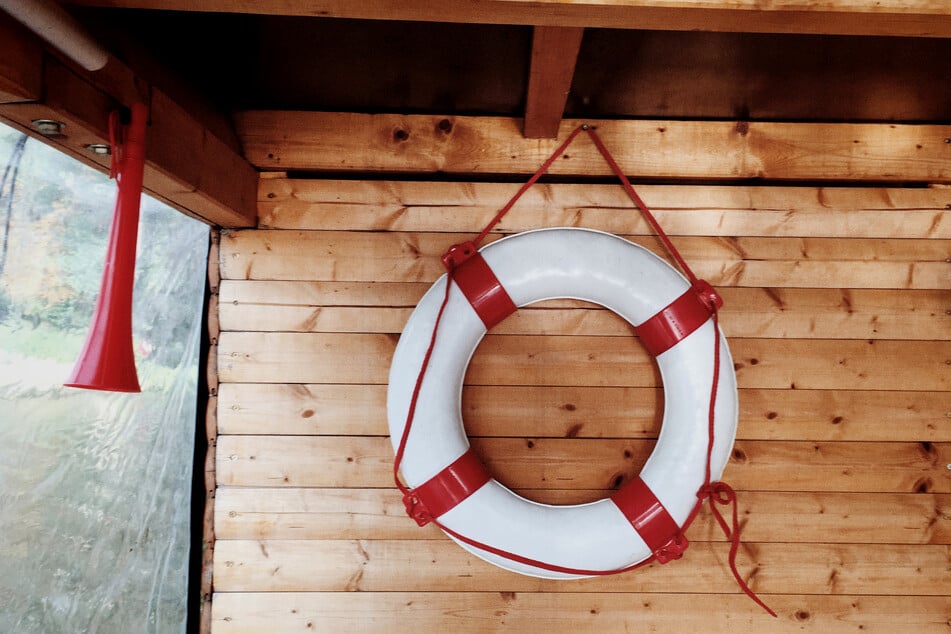 Ein Hausboot in Berlin-Köpenick brannte am gestrigen Donnerstag. (Symbolbild)