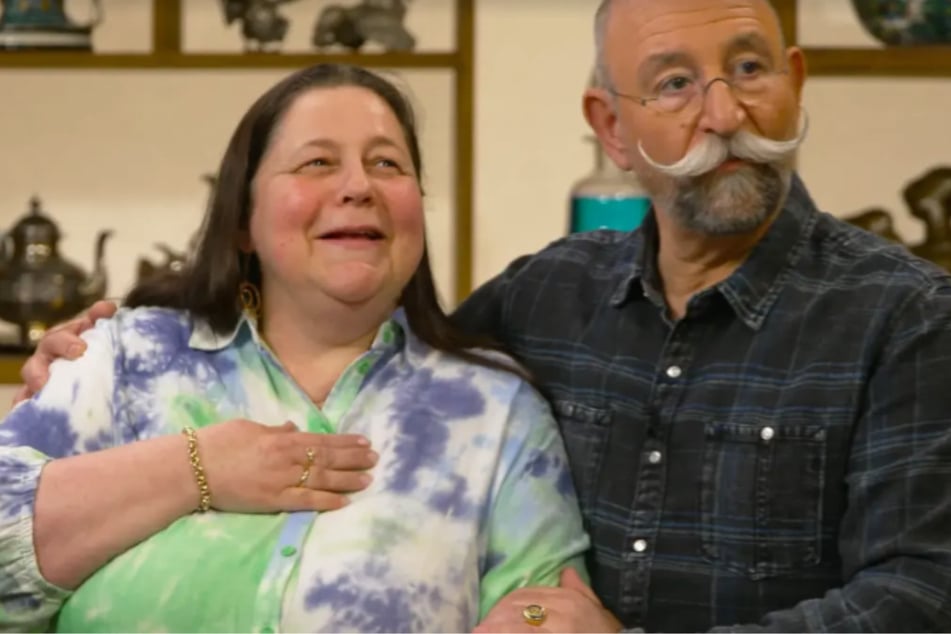 Bares für Rares: Bares für Rares: Ahnungslose ZDF-Kandidatin ringt nach Luft, Lichter greift sofort ein