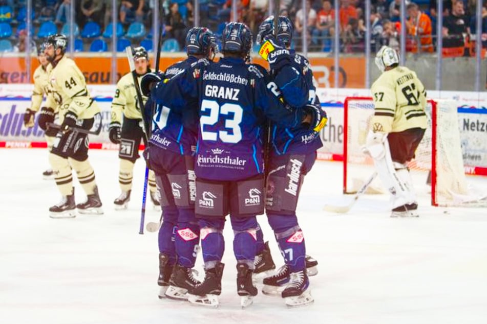 Mit einem Klick aufs Bild sichert Ihr Euch das Ticket für das Saisoneröffnungsspiel in Dresden.