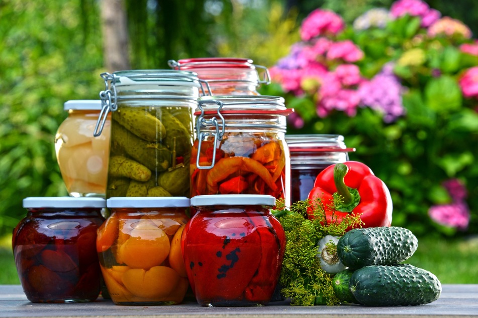 Nur mit sterilen Gläsern lassen sich Marmeladen, Gemüse, Obst und Sonstiges keimfrei einwecken und haltbar machen.
