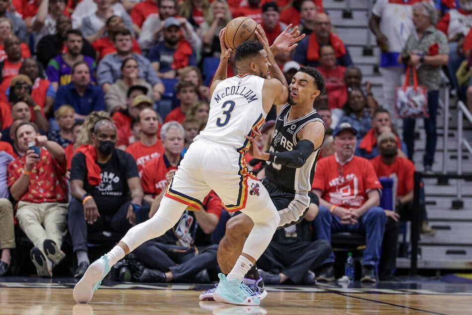 C.J. McCollum starred for the Pelicans in their win over the Spurs.