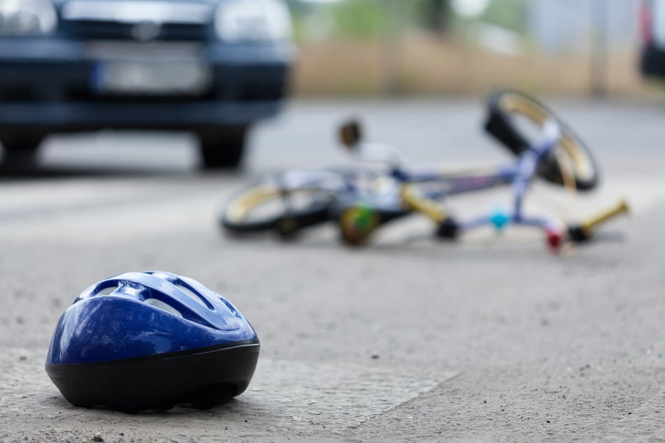 Toyota-Fahrerin übersieht Fahrrad: Kind (11) bei Unfall verletzt