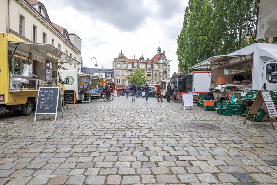 An zwölf Standorten finden Dresdens Wochenmärkte statt. Dienstag, Donnerstag (je 9 bis 17 Uhr) und Samstag (8 bis 12 Uhr) am Schillerplatz.