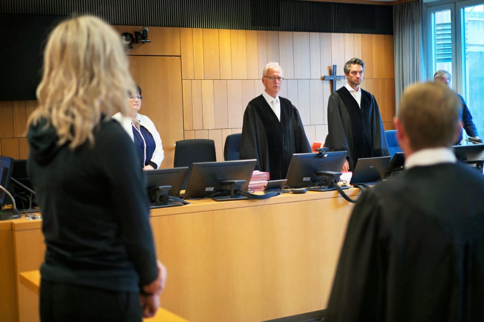 Vergewaltigung einer Jugendlichen: Polizistin legt Revision gegen Urteil ein