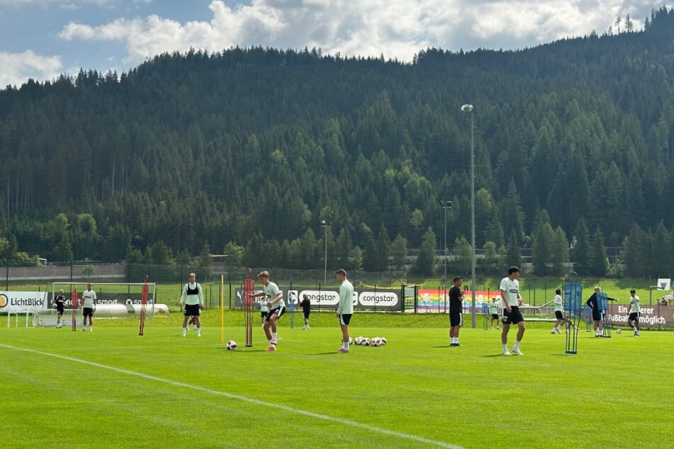 Auf dem Plan von Trainer Marcel Rapp stand an Tag fünf unter anderem eine Taktik-Einheit.