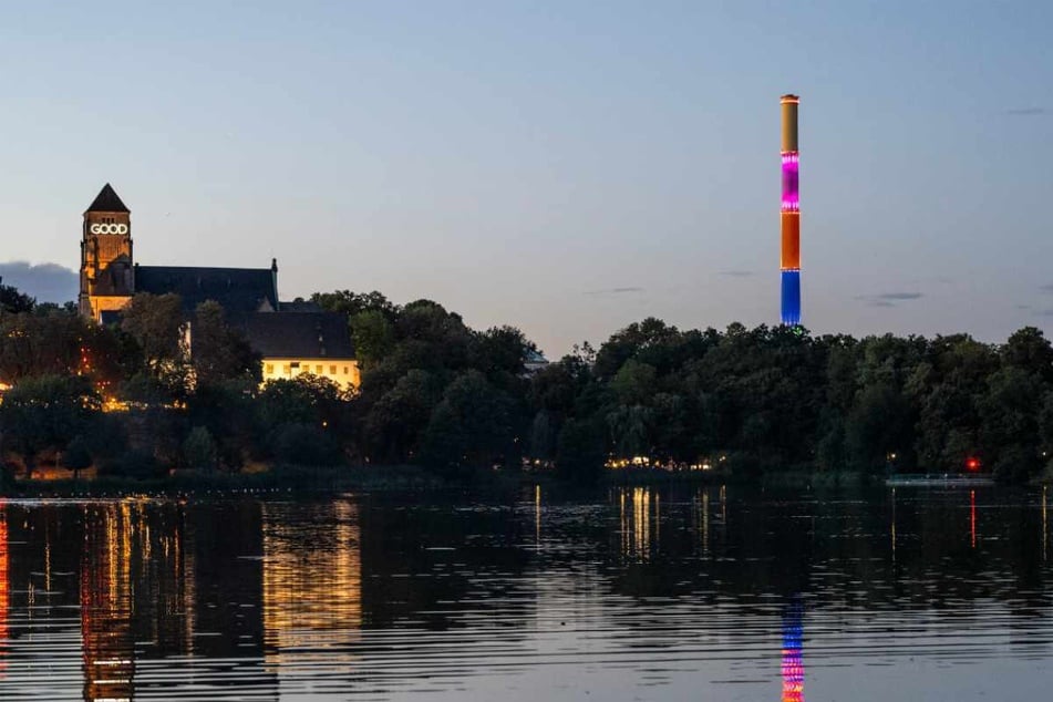 Beim Lulatsch leuchtet am Montagabend nur der Abschnitt in signalviolett. (Archivbild)