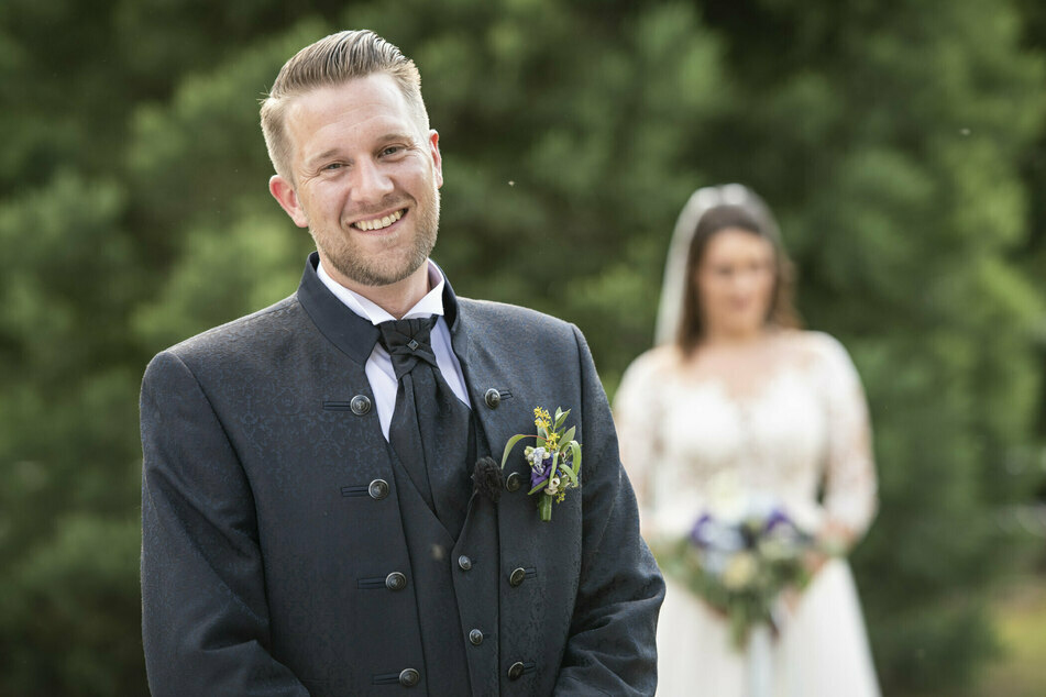 Robert (38) und Emily (26) gaben sich bei "Hochzeit auf den ersten Blick" das "Ja"-Wort. Inzwischen sind sie geschieden.