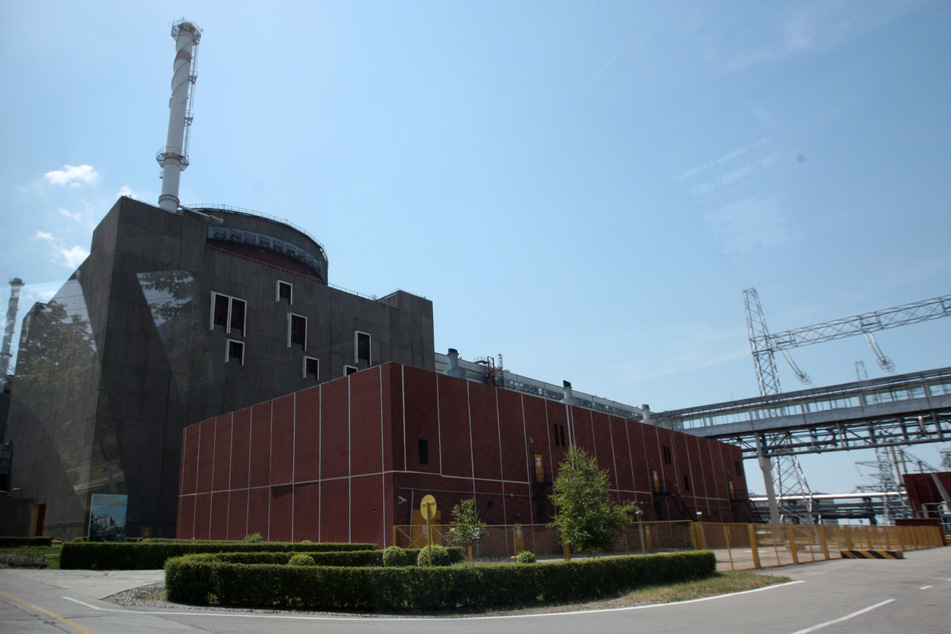 Das Atomkraftwerk Saporischschja ist komplett vom Netz genommen worden, nachdem durch ein Angriff ein Feuer ausbrach.