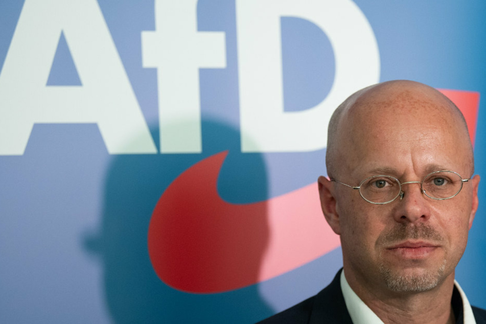 Andreas Kalbitz (47), Vorsitzender der AfD-Fraktion im Landtag von Brandenburg, gibt nach der Fraktionssitzung seiner Partei eine Pressekonferenz.