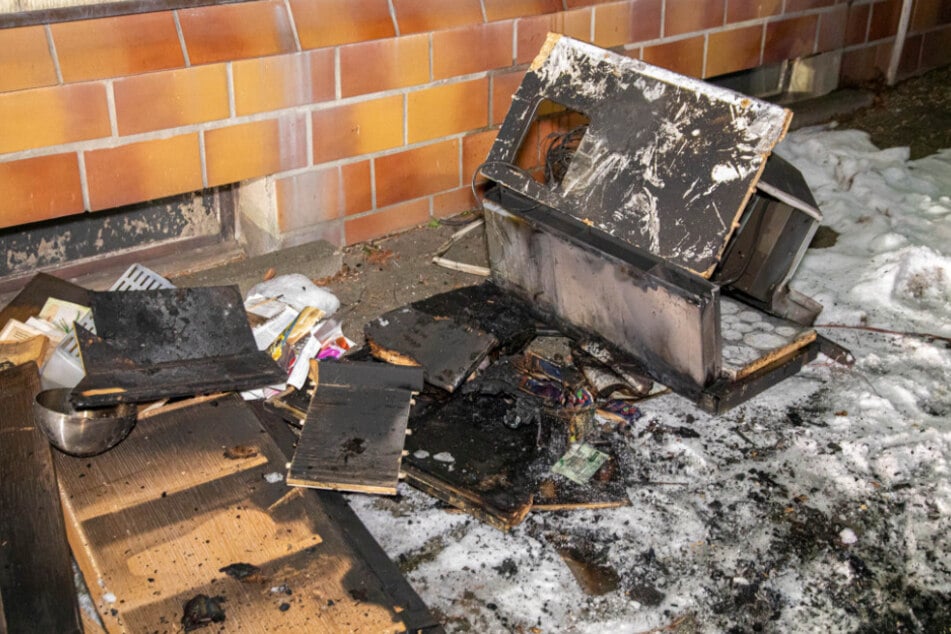 Details zur Brandursache liegen noch nicht vor.