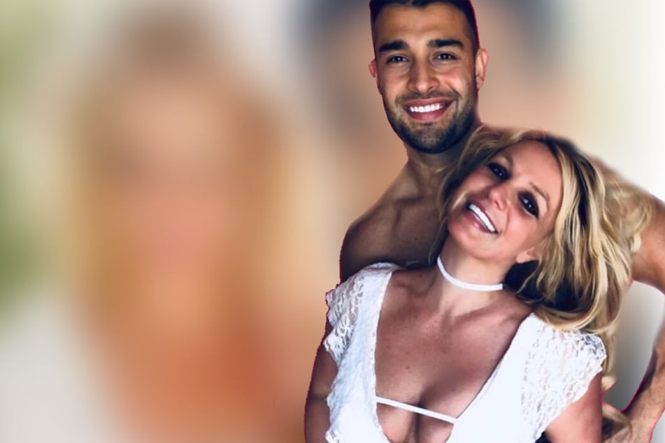 Britney Spears (r.) and Sam Asghari (l.) announced their engagement just two days before the singer's Instagram account vanished.