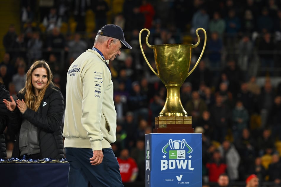 Im dritten Anlauf will Monarchs-Headcoach Greg Seamon (70) endlich den Pott.