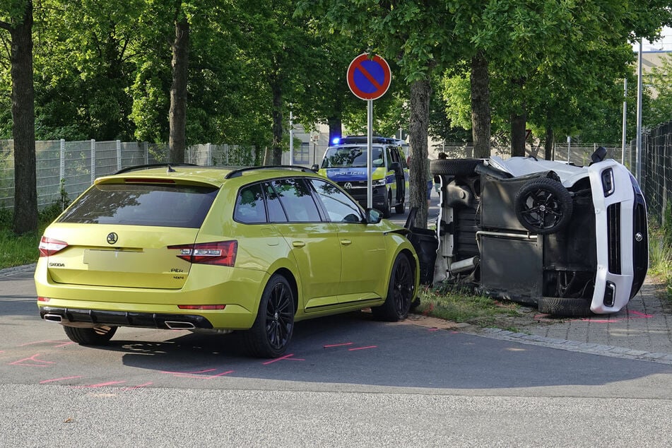 Ein Škoda Superb stieß dabei mit einem Leichtkraftwagen der Marke Aixam zusammen.