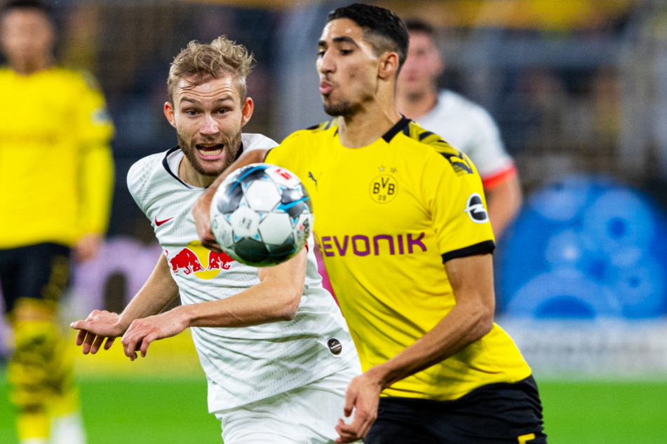 Achraf Hakimi (r.) wird Borussia Dortmund wohl verlassen. Zu Real Madrid kehrt er aber offenbar auch nicht zurück.