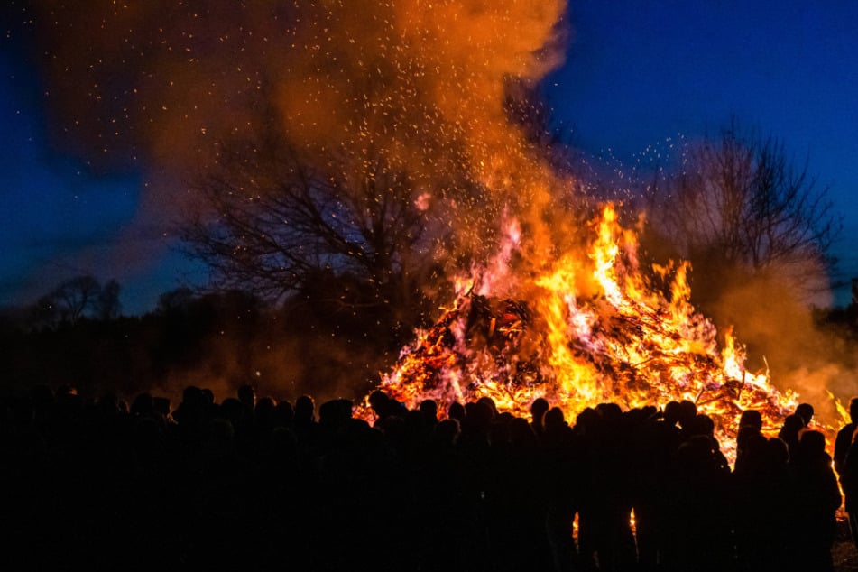 Mädchen (5) bei Hexenfeuer schwer verletzt