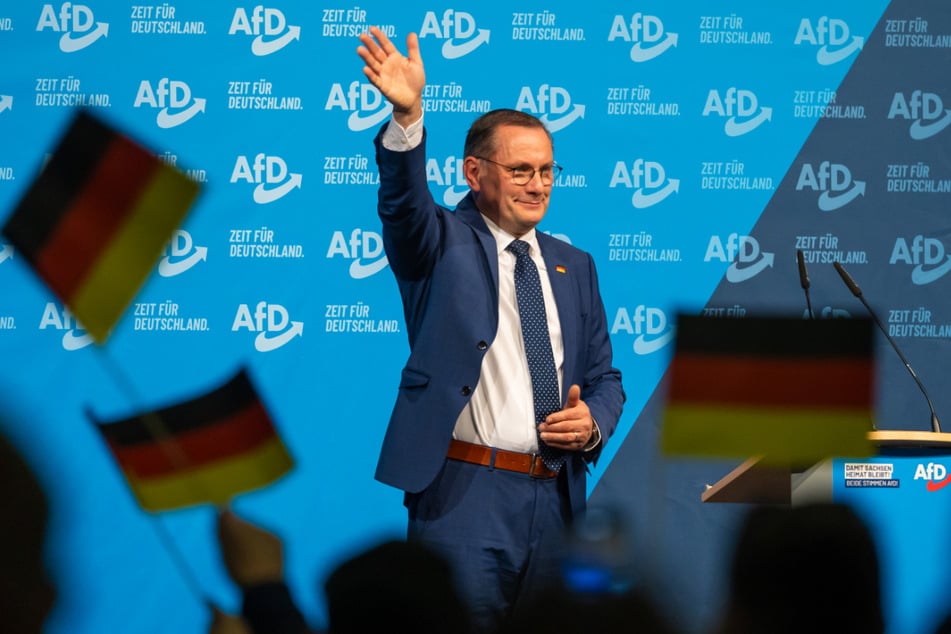 Tino Chrupalla (49) freut sich über das starke Wahlergebnis der AfD.