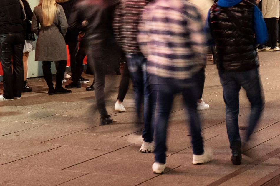 Frankfurt: Gewalteskalation an Zeil: Mann zu Boden geschubst und dann brutal malträtiert