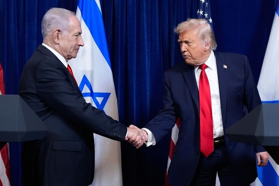 US-Präsident Donald Trump (80, r.) sichert Israels Regierungschef Benjamin Netanjahu (76) Unterstützung für die bevorstehende Parlamentswahl zu.
