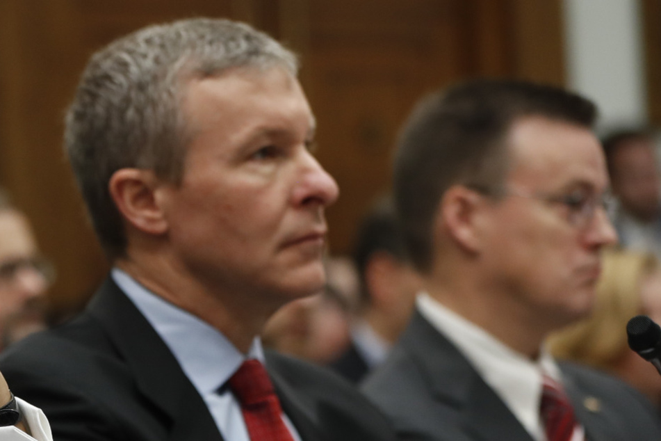 Scott Kirby (54) setzt dem United-Airlines-Personal die Impf-Pistole auf die Brust.