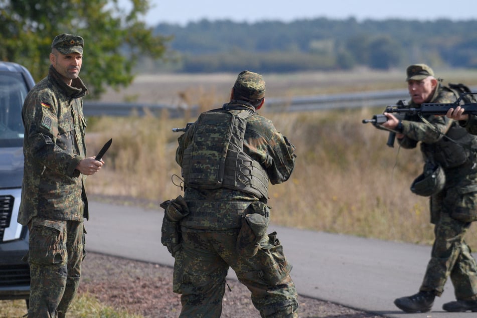 Hunderte Bundeswehr-Soldaten üben hier für den Ernstfall