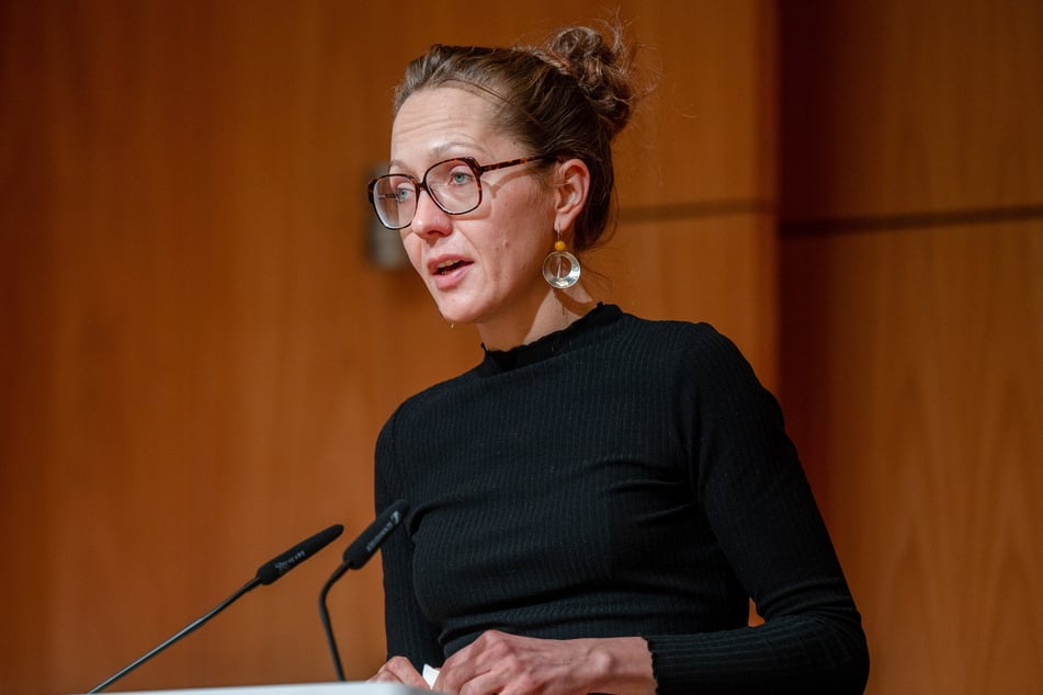 SPD-Sozialpolitikerin Julia Bombien (43) warnt vor falschen Erwartungen: "Vorrang hat für uns die Integration in den regulären Arbeitsmarkt – ohne dass Betroffene auf aufstockende Leistungen angewiesen sind."