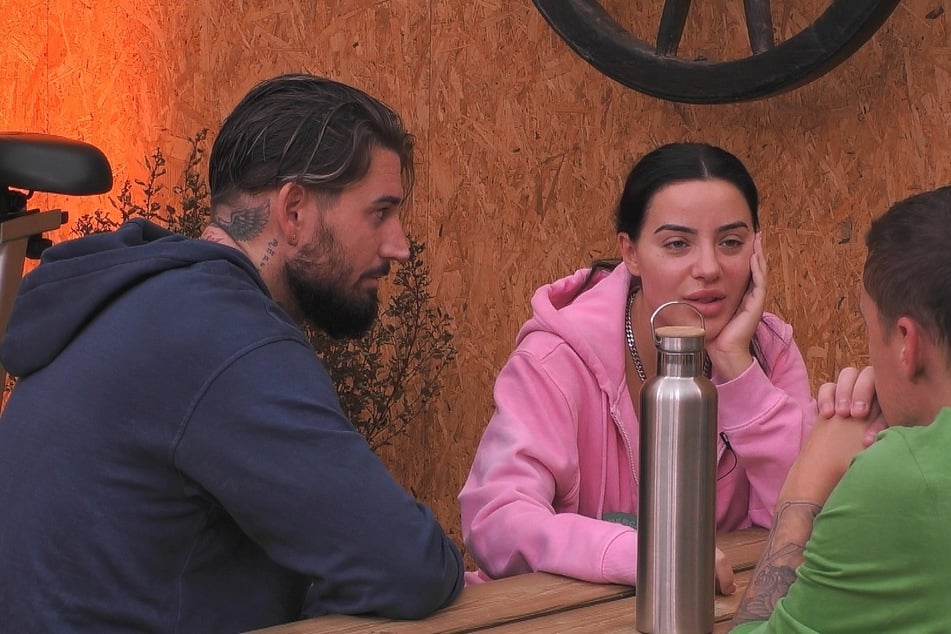 Mike Heiter (32) nimmt zusammen mit Freundin Leyla Lahouar (28) an der aktuellen Staffel von "Promi Big Brother" teil.