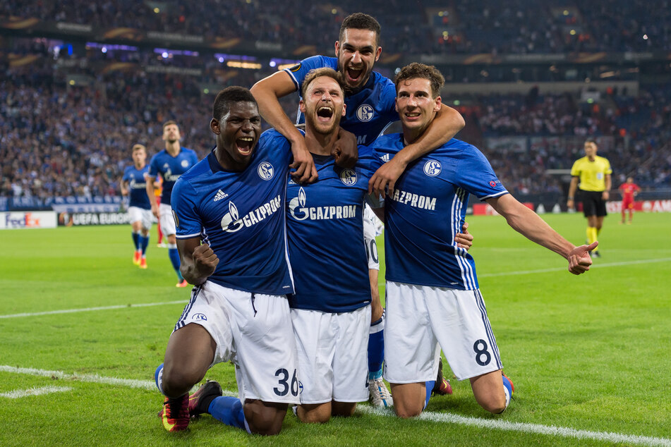 Bis heute ist Breel Embolo (27, l.) der teuerste Neuzugang in der Geschichte des FC Schalke 04. Der große Durchbruch blieb bei den Knappen aber aus.