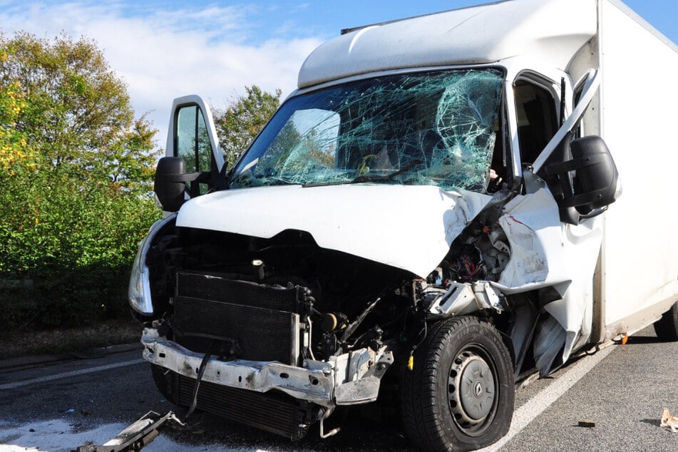 Es steht der Verdacht im Raum, dass der Fahrer dieses Transporters während der Fahrt auf der A61 eingeschlafen ist.