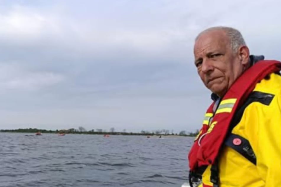Umweltschützer Sergio Bambarén (65) hat via Instagram schwere Vorwürfe erhoben. Er wird laut eigener Aussage nicht zu Buckelwal "Timmy" gelassen.
