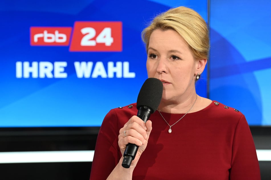 Franziska Giffey (SPD) spricht während der TV-Sendung des rbb zur Berliner Abgeordnetenhauswahl.