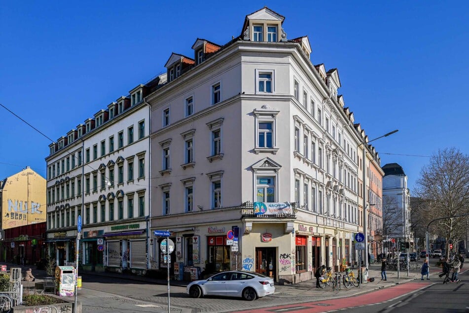 Sollten an dieser Einfahrt in die Alaunstraße etwa versenkbare Poller installiert werden?