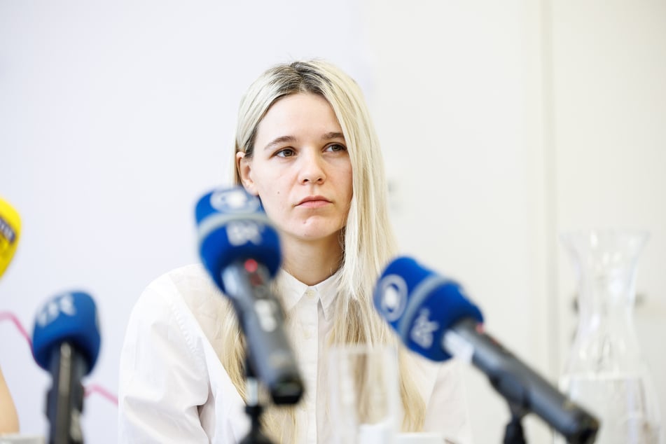 Die im Exil lebende Aktivistin Diana Burkot (40) hat eine deutliche Botschaft an das russische Regime.