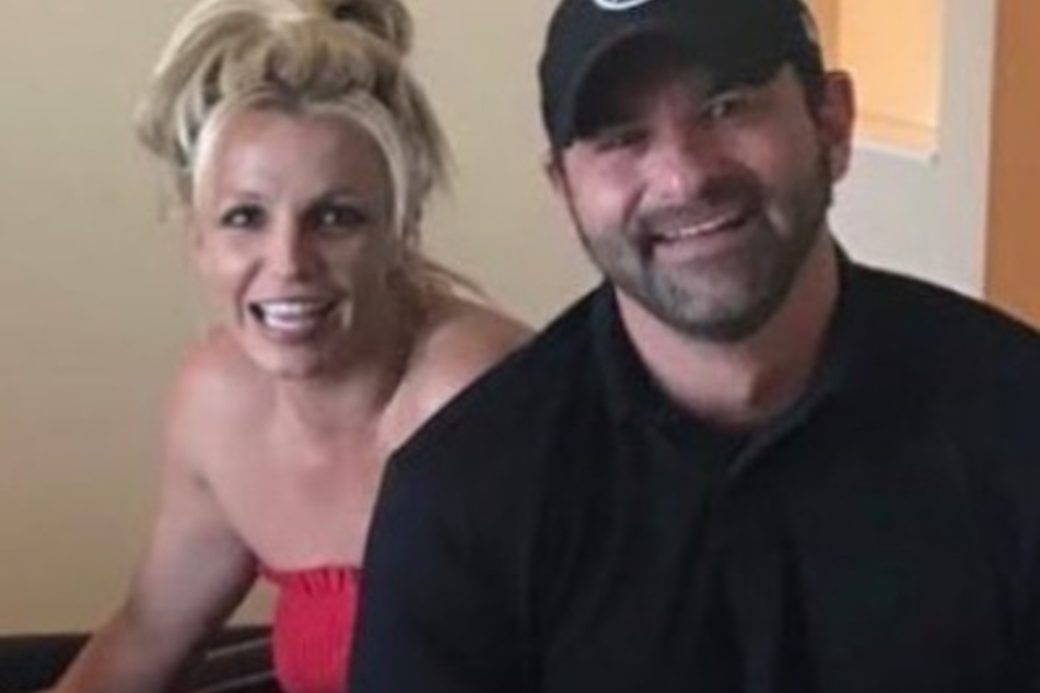 Hier feierten Britney Spears und ihr Bruder Bryan Spears (45) noch "Britdependence Day" anlässlich der Beendigung ihrer Vormundschaft.