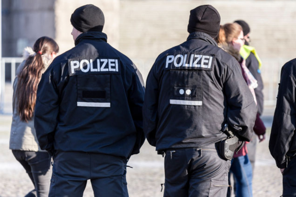 Die Polizei sucht Zeugen. (Symbolbild)
