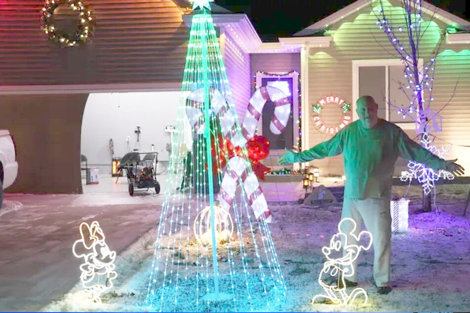 To pay for the Christmas decorations, his neighbors are now collecting donations.