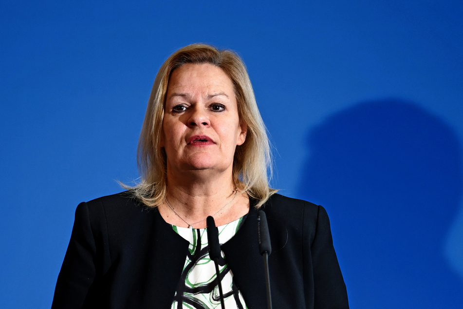 Täuscht Bundesinnenministerin Nancy Faeser (52, SPD) die Öffentlichkeit über die Migrations-Entwicklung in Deutschland?