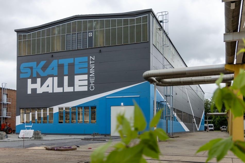 Die neue Skatehalle eröffnet demnächst in der Lagerhalle einer ehemaligen Gießerei.