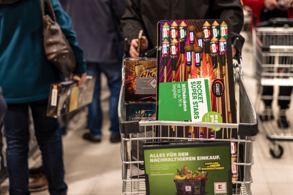 Nach Angaben des Verbands der pyrotechnischen Industrie (VPI) verzeichnete die Branche im vergangenen Jahr einen Umsatz von 180 Millionen Euro. (Symbolbild)